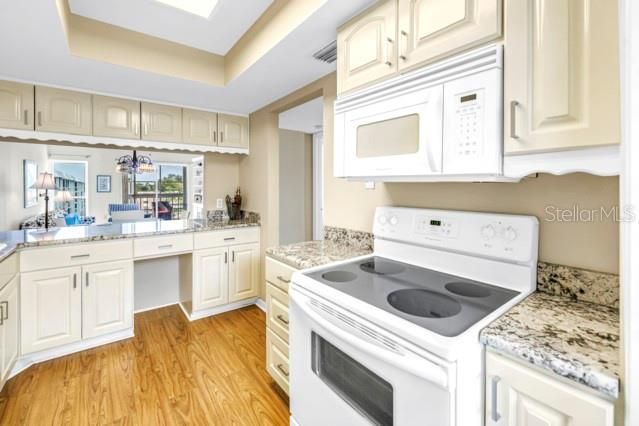 For Sale: $140,000 (1 beds, 1 baths, 790 Square Feet)