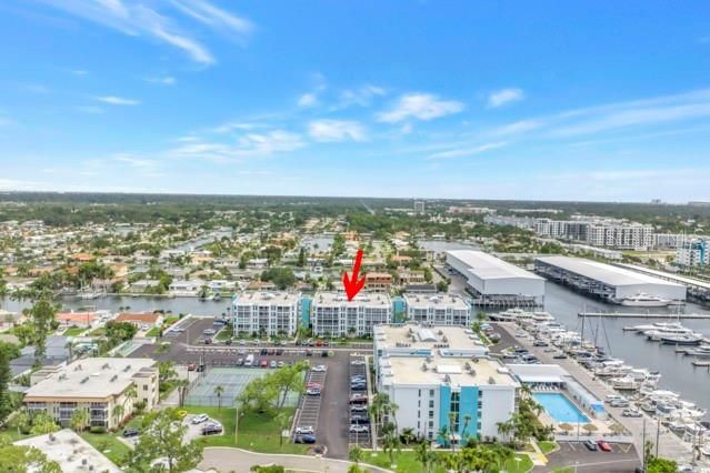 For Sale: $140,000 (1 beds, 1 baths, 790 Square Feet)
