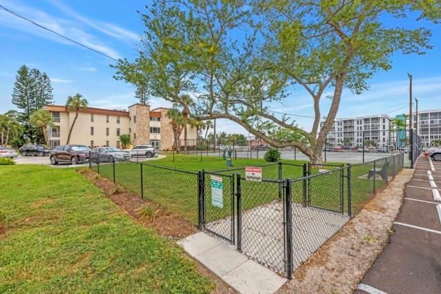 For Sale: $140,000 (1 beds, 1 baths, 790 Square Feet)