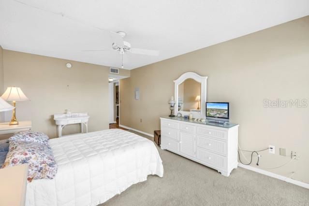 For Sale: $140,000 (1 beds, 1 baths, 790 Square Feet)