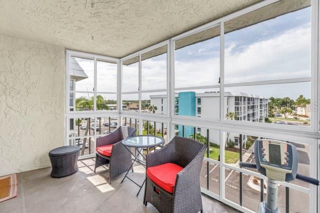 For Sale: $140,000 (1 beds, 1 baths, 790 Square Feet)