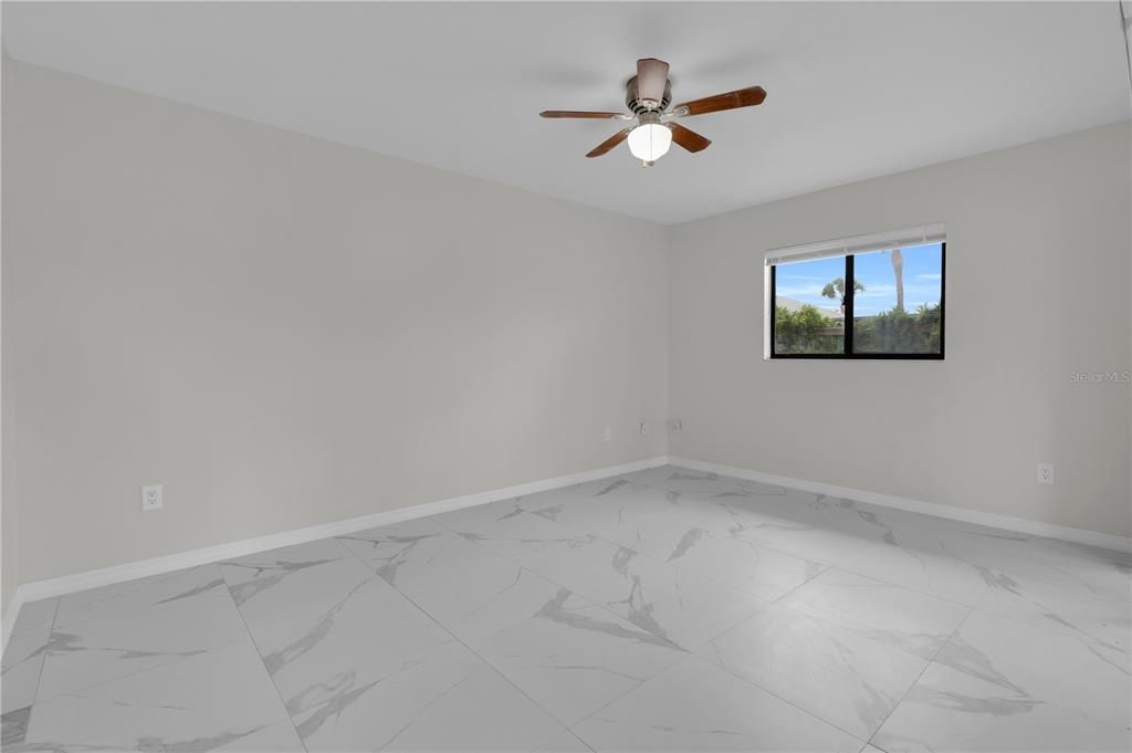 For Sale: $369,999 (4 beds, 0 baths, 1918 Square Feet)
