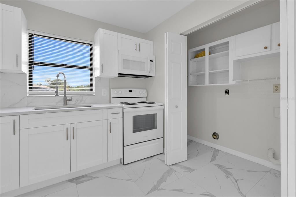 For Sale: $369,999 (4 beds, 0 baths, 1918 Square Feet)