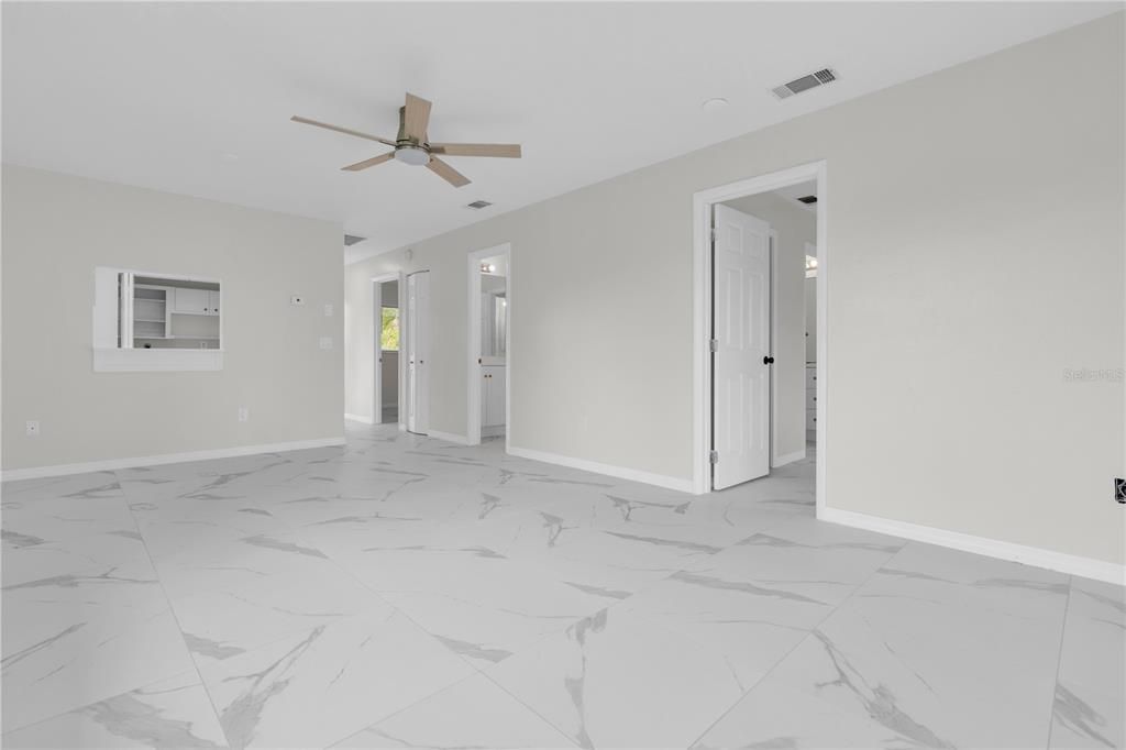 For Sale: $369,999 (4 beds, 0 baths, 1918 Square Feet)