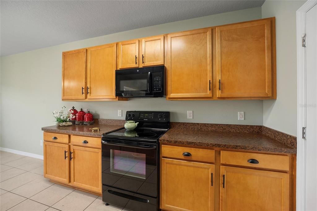 For Sale: $299,900 (3 beds, 2 baths, 1795 Square Feet)