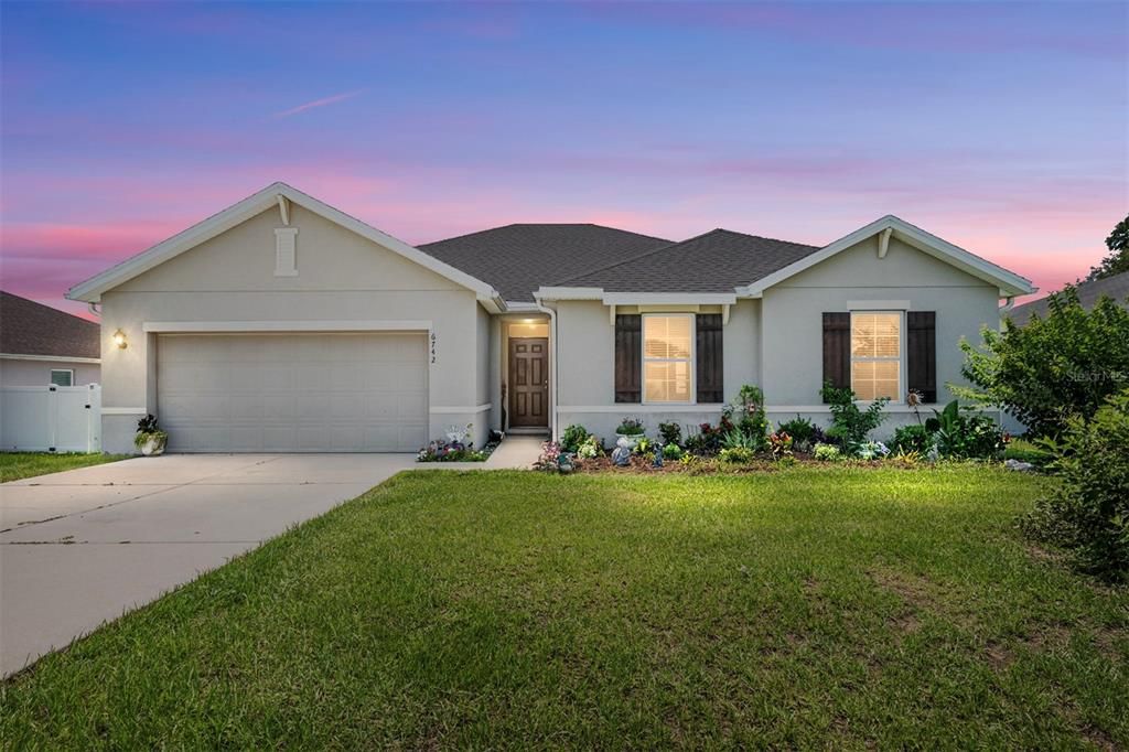For Sale: $299,900 (3 beds, 2 baths, 1795 Square Feet)