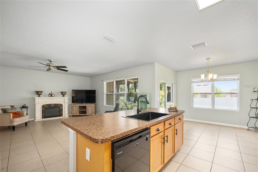For Sale: $299,900 (3 beds, 2 baths, 1795 Square Feet)