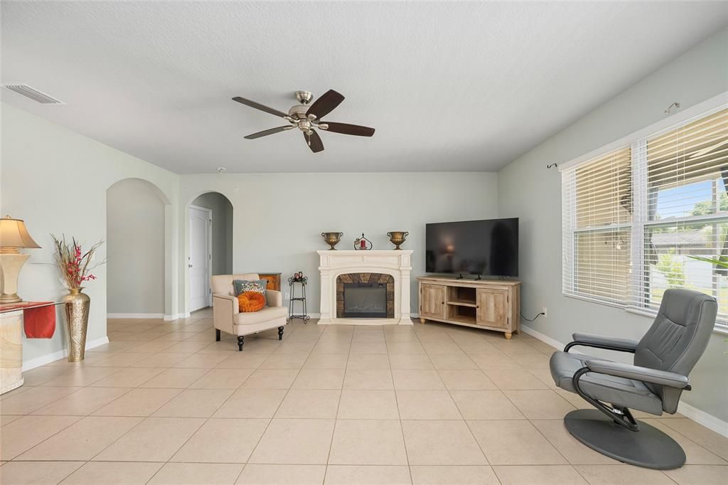 For Sale: $299,900 (3 beds, 2 baths, 1795 Square Feet)