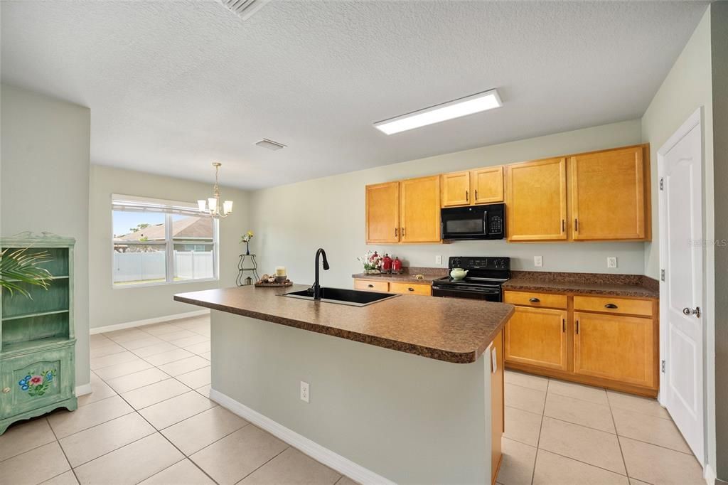 For Sale: $299,900 (3 beds, 2 baths, 1795 Square Feet)