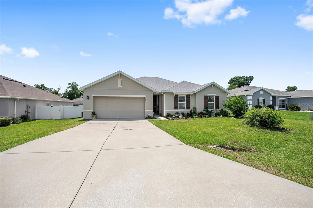 For Sale: $299,900 (3 beds, 2 baths, 1795 Square Feet)