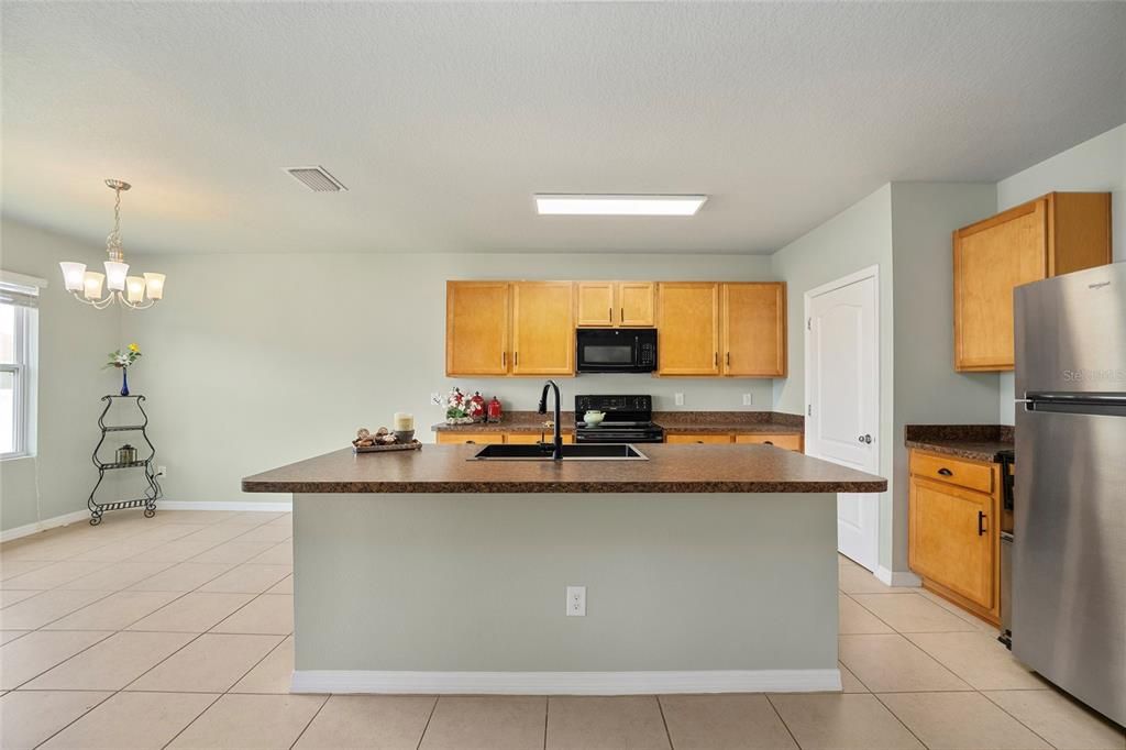 For Sale: $299,900 (3 beds, 2 baths, 1795 Square Feet)
