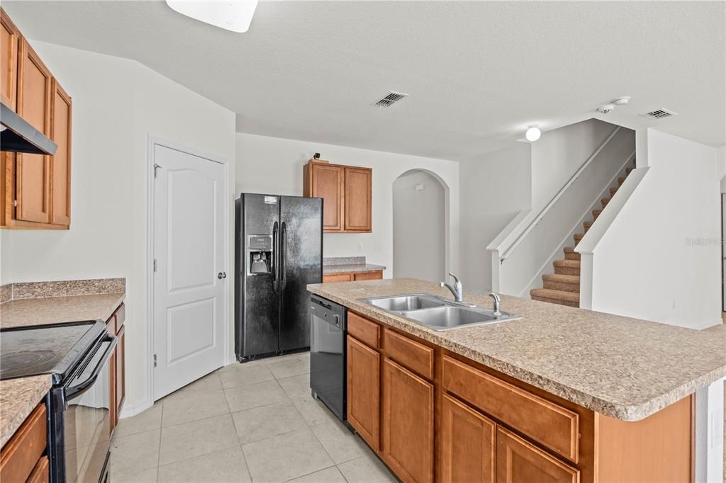 For Sale: $359,000 (5 beds, 3 baths, 2696 Square Feet)