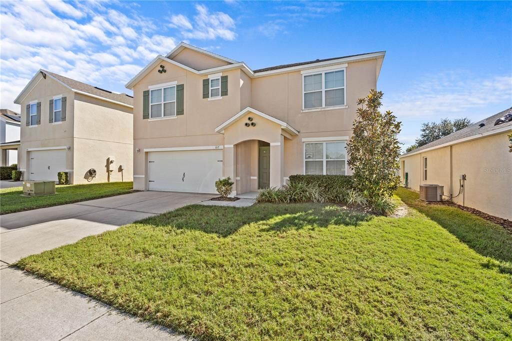 For Sale: $359,000 (5 beds, 3 baths, 2696 Square Feet)