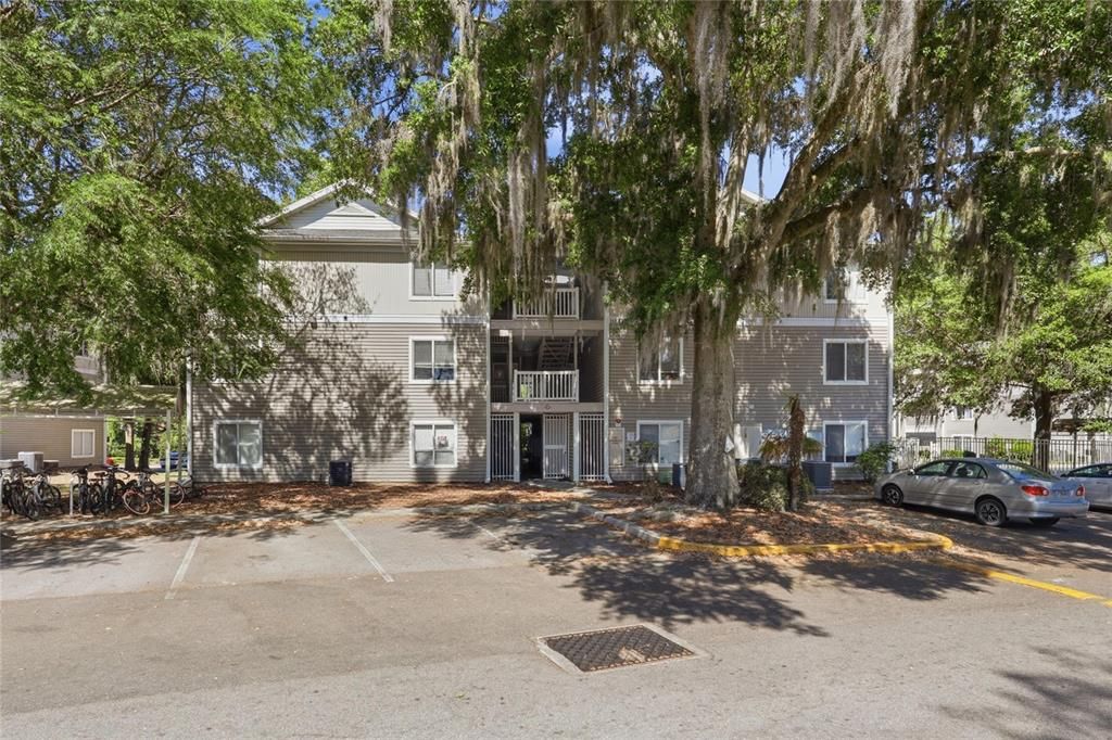 For Sale: $182,900 (4 beds, 4 baths, 1177 Square Feet)