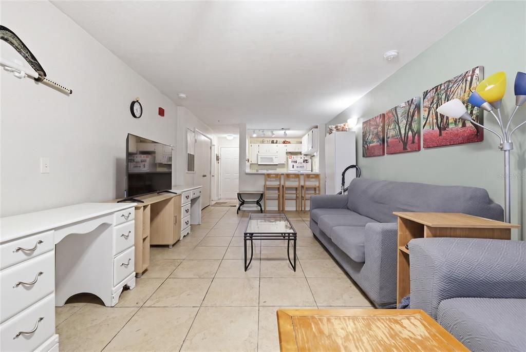 For Sale: $182,900 (4 beds, 4 baths, 1177 Square Feet)