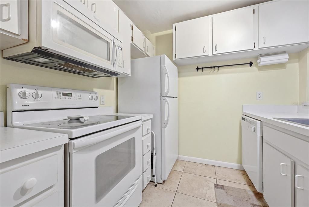 For Sale: $182,900 (4 beds, 4 baths, 1177 Square Feet)