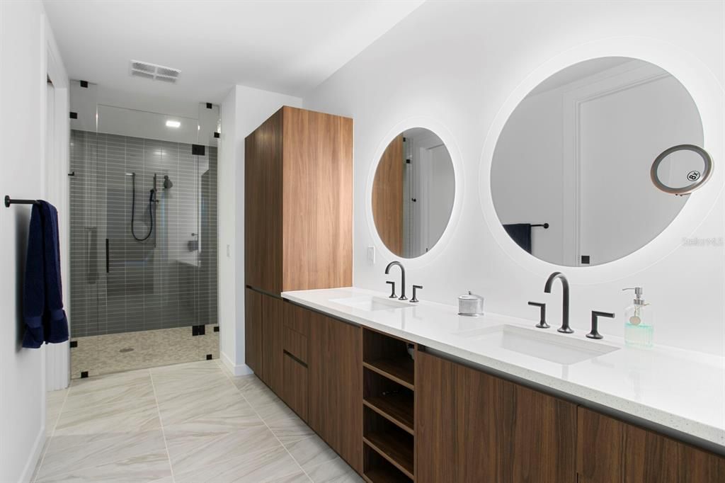 For Sale: $1,499,000 (3 beds, 2 baths, 2127 Square Feet)