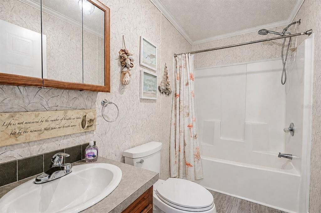 На продажу: $259,000 (3 спален, 2 ванн, 1650 Квадратных фут)