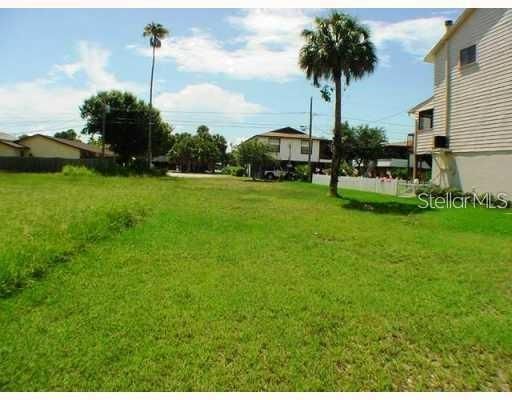 For Sale: $399,999 (0.13 acres)