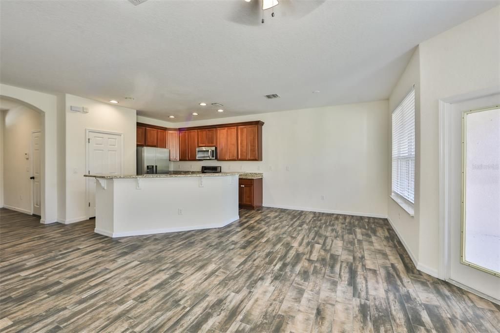 For Rent: $2,200 (3 beds, 2 baths, 1534 Square Feet)