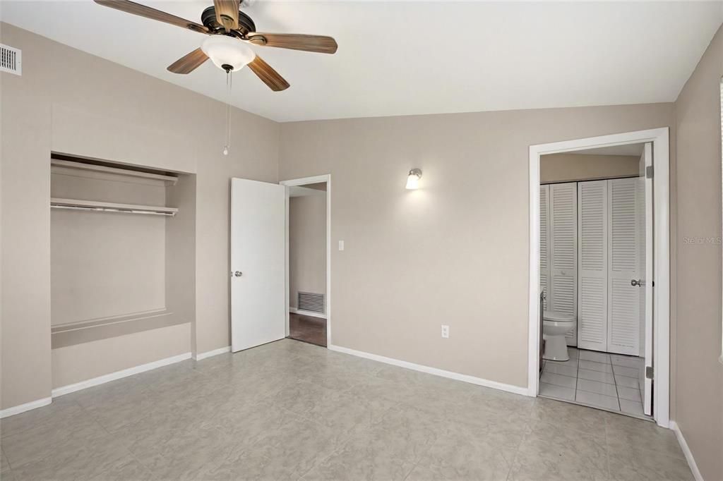 For Sale: $195,000 (3 beds, 1 baths, 1080 Square Feet)