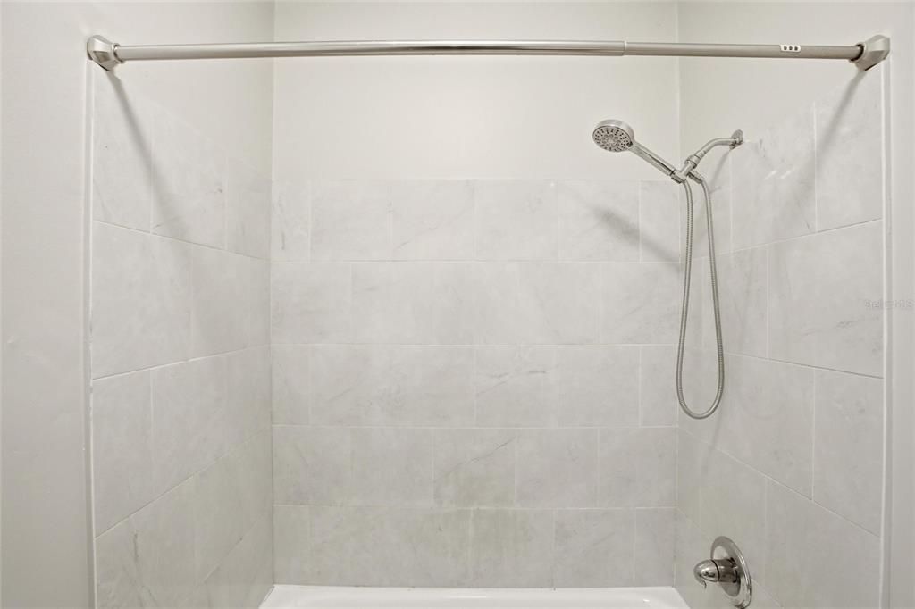 For Sale: $195,000 (3 beds, 1 baths, 1080 Square Feet)