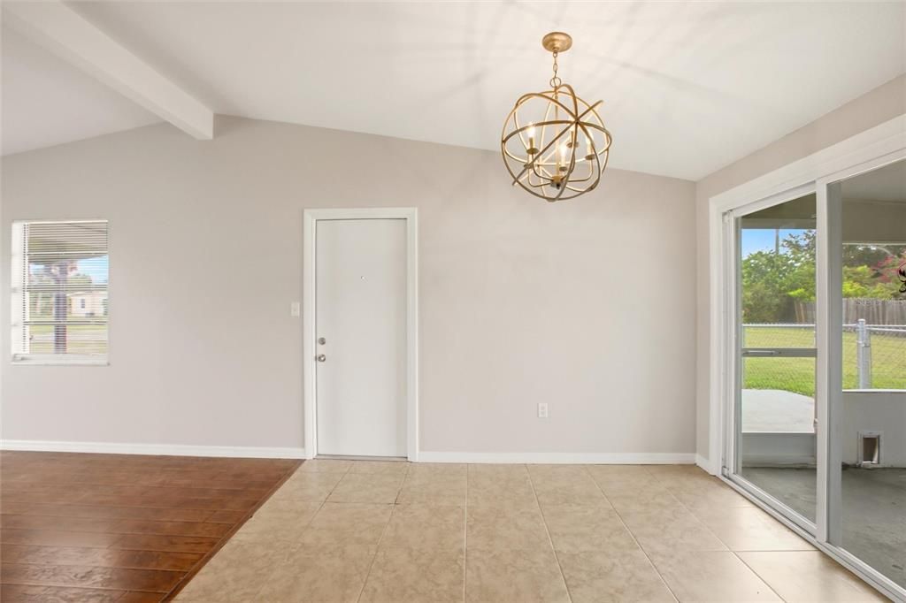 For Sale: $195,000 (3 beds, 1 baths, 1080 Square Feet)