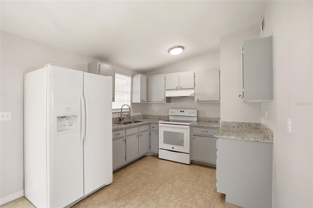 For Sale: $195,000 (3 beds, 1 baths, 1080 Square Feet)