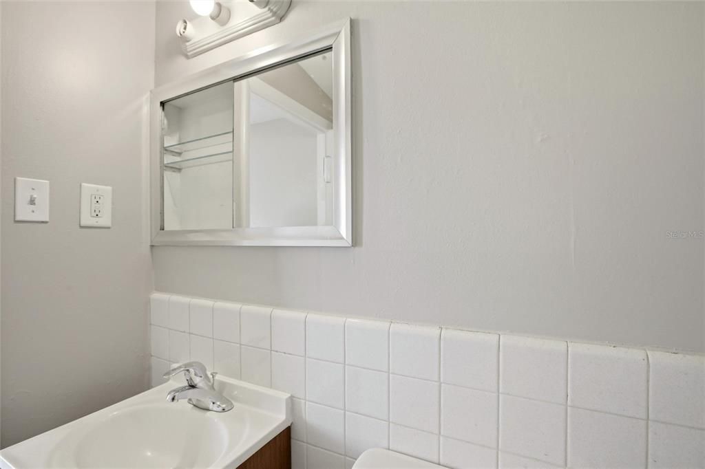 For Sale: $195,000 (3 beds, 1 baths, 1080 Square Feet)