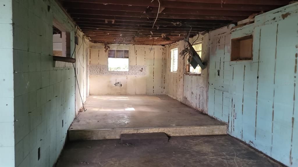 For Sale: $213,000 (2 beds, 1 baths, 1313 Square Feet)