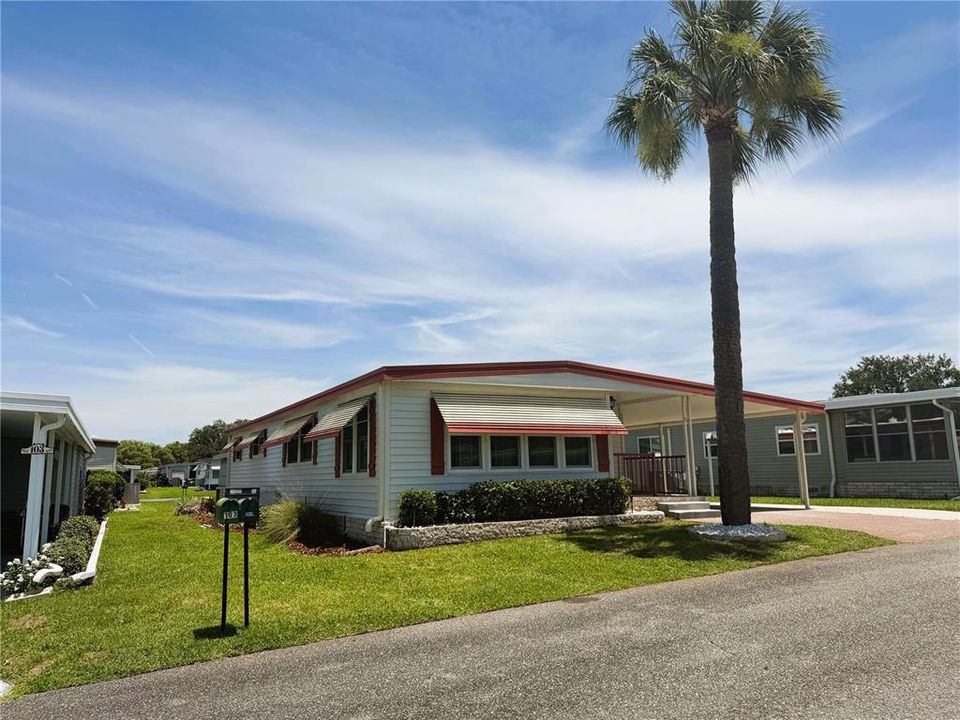 For Sale: $127,900 (2 beds, 2 baths, 1213 Square Feet)