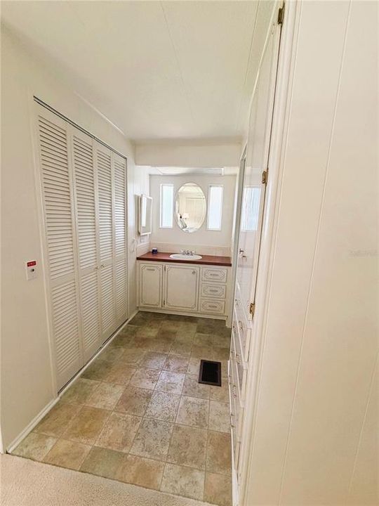 For Sale: $127,900 (2 beds, 2 baths, 1213 Square Feet)