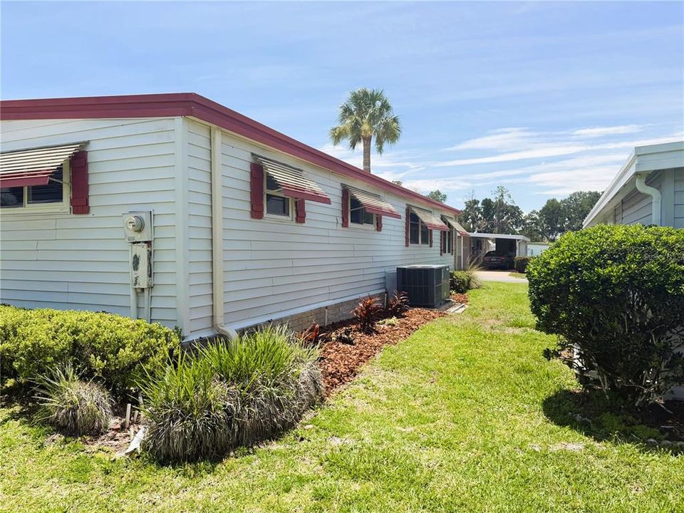 For Sale: $127,900 (2 beds, 2 baths, 1213 Square Feet)