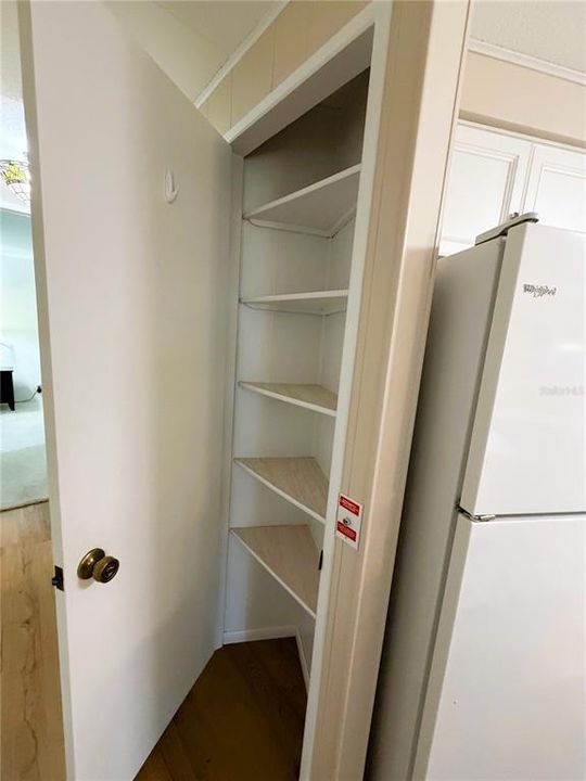 For Sale: $127,900 (2 beds, 2 baths, 1213 Square Feet)