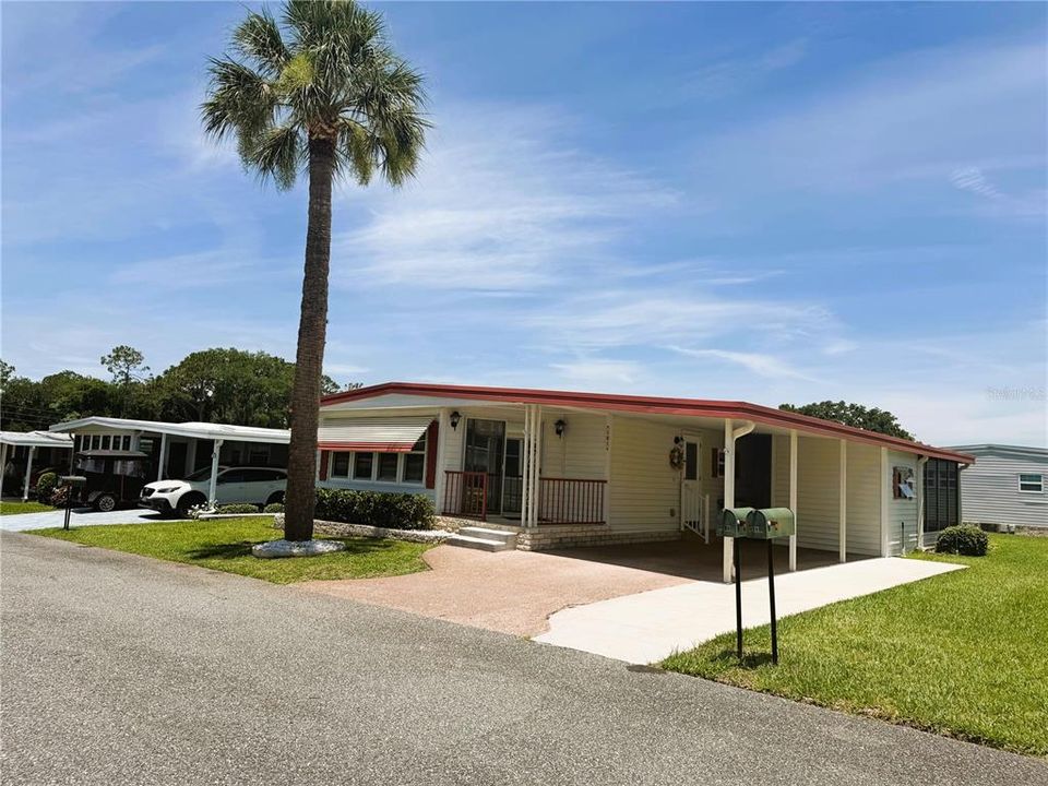 For Sale: $127,900 (2 beds, 2 baths, 1213 Square Feet)