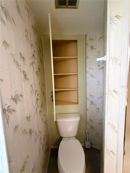 For Sale: $127,900 (2 beds, 2 baths, 1213 Square Feet)
