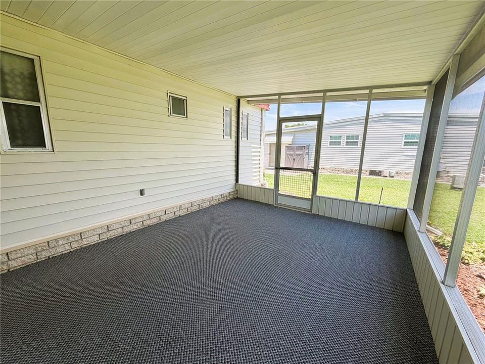For Sale: $127,900 (2 beds, 2 baths, 1213 Square Feet)