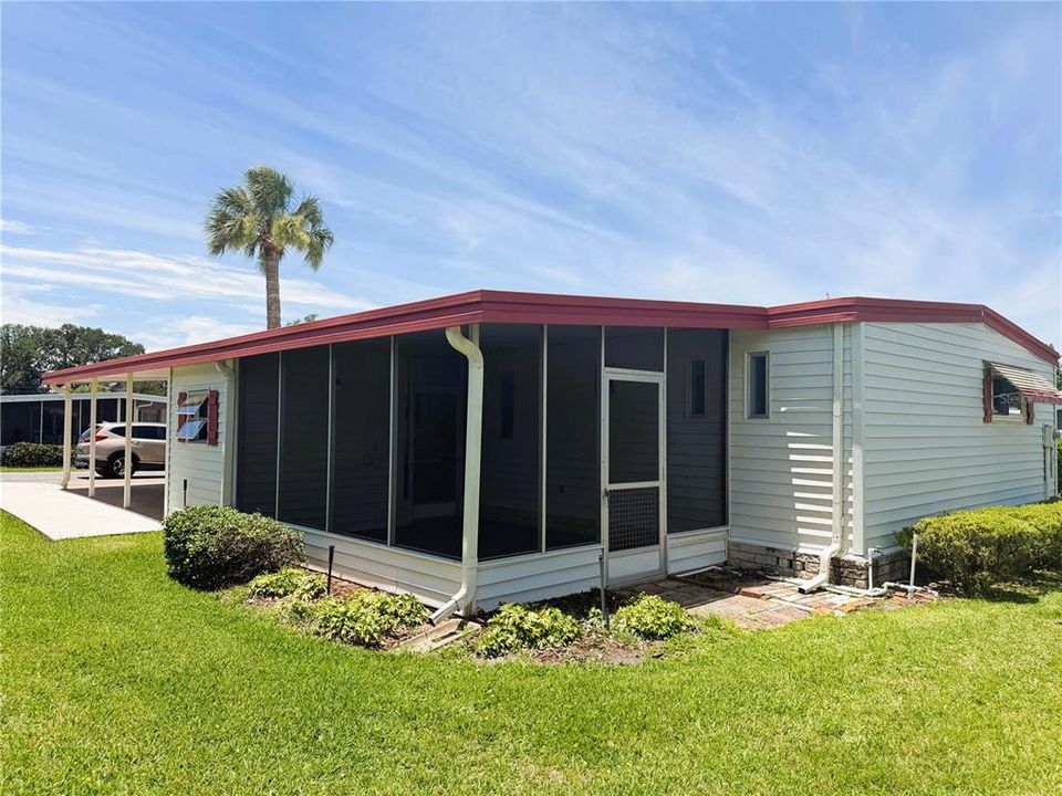 For Sale: $127,900 (2 beds, 2 baths, 1213 Square Feet)