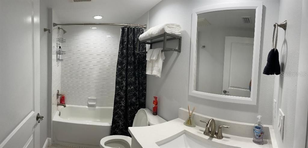 В аренду: $2,200 (2 спален, 2 ванн, 1324 Квадратных фут)