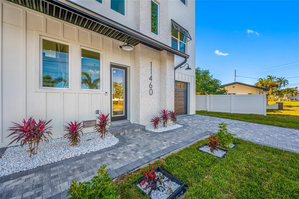 For Sale: $3,485,000 (6 beds, 5 baths, 4849 Square Feet)