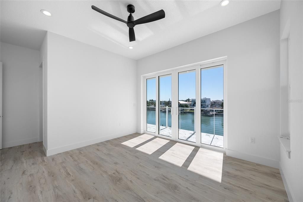 For Sale: $3,485,000 (6 beds, 5 baths, 4849 Square Feet)