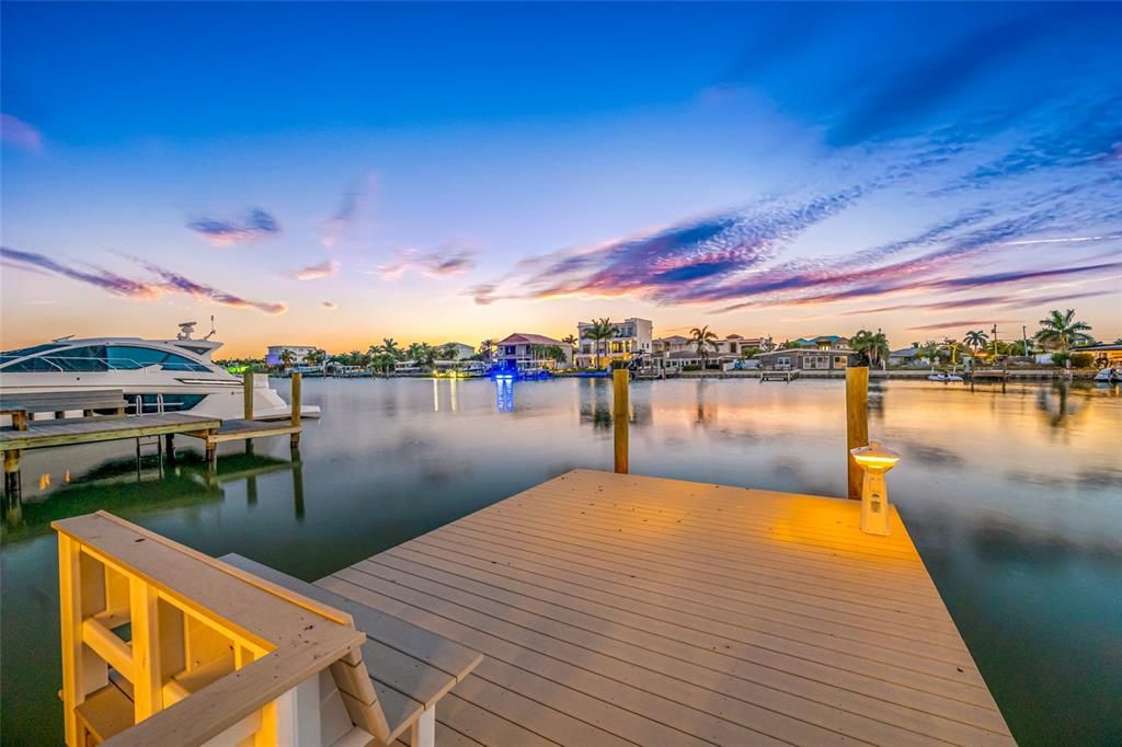 For Sale: $3,485,000 (6 beds, 5 baths, 4849 Square Feet)