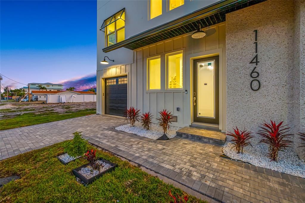 For Sale: $3,485,000 (6 beds, 5 baths, 4849 Square Feet)