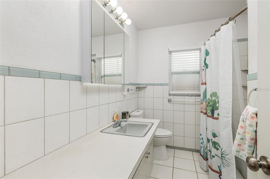 На продажу: $424,900 (2 спален, 2 ванн, 1411 Квадратных фут)