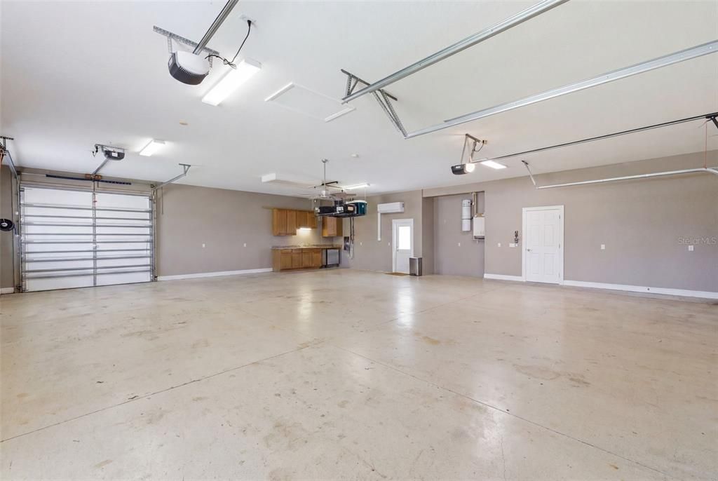En Venta: $740,000 (3 camas, 3 baños, 2905 Pies cuadrados)
