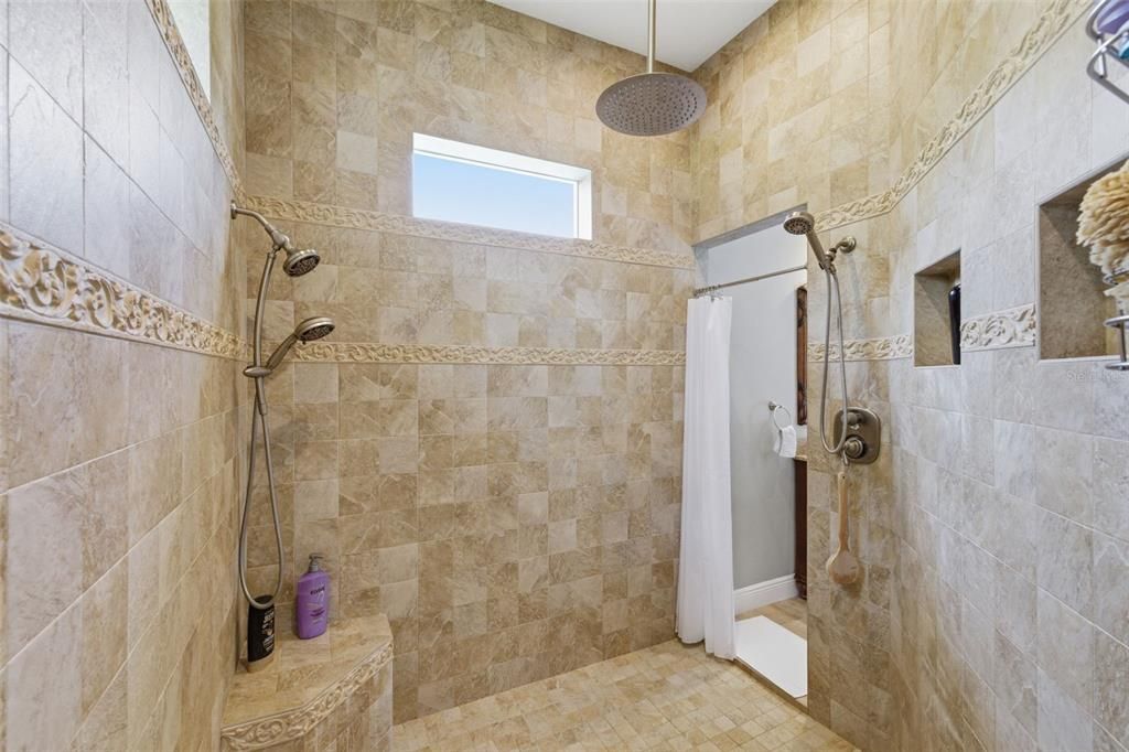 En Venta: $740,000 (3 camas, 3 baños, 2905 Pies cuadrados)