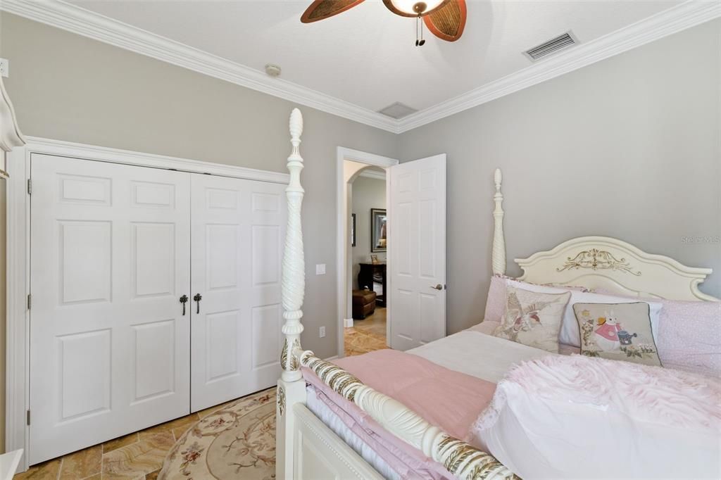 En Venta: $740,000 (3 camas, 3 baños, 2905 Pies cuadrados)