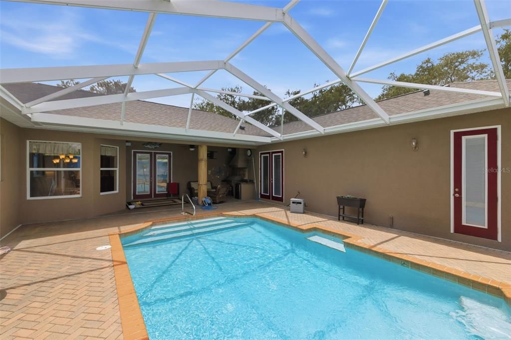 En Venta: $740,000 (3 camas, 3 baños, 2905 Pies cuadrados)