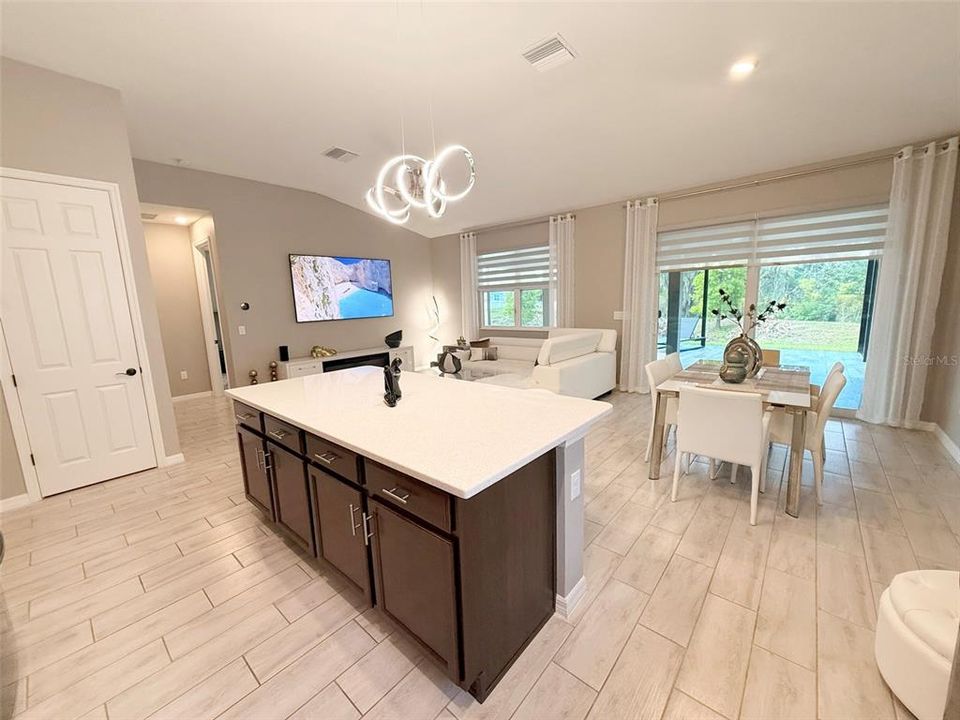 En Venta: $439,900 (3 camas, 2 baños, 1537 Pies cuadrados)