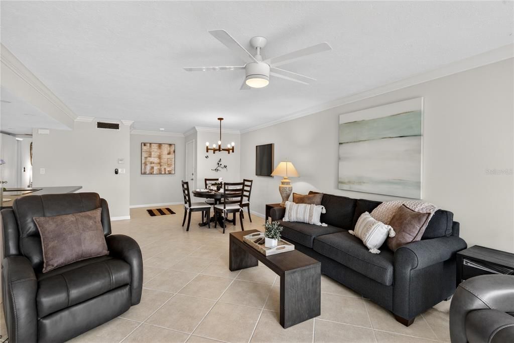 En Venta: $669,000 (2 camas, 1 baños, 1120 Pies cuadrados)
